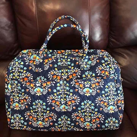 vera bradley weekender dimensions